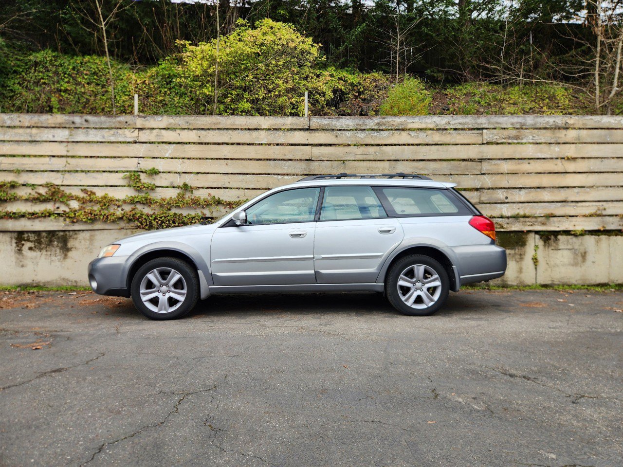 Used 2006 Subaru Outback 3.0R L.L. Bean AWD/4WD image 5