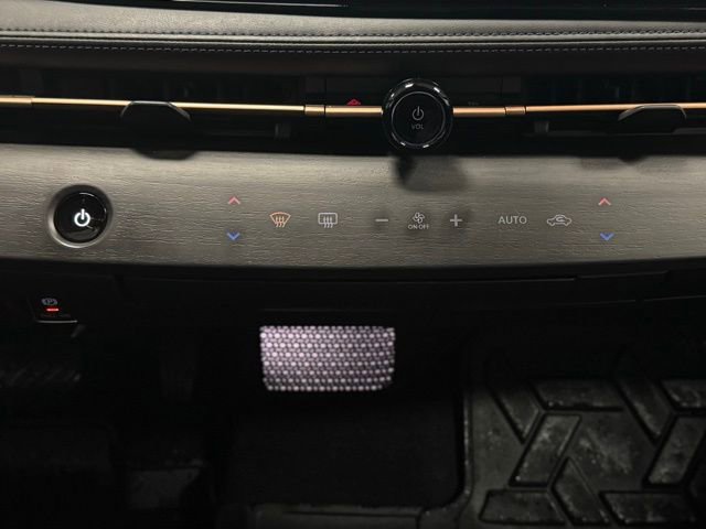 Used 2023 Nissan Ariya FWD image 33