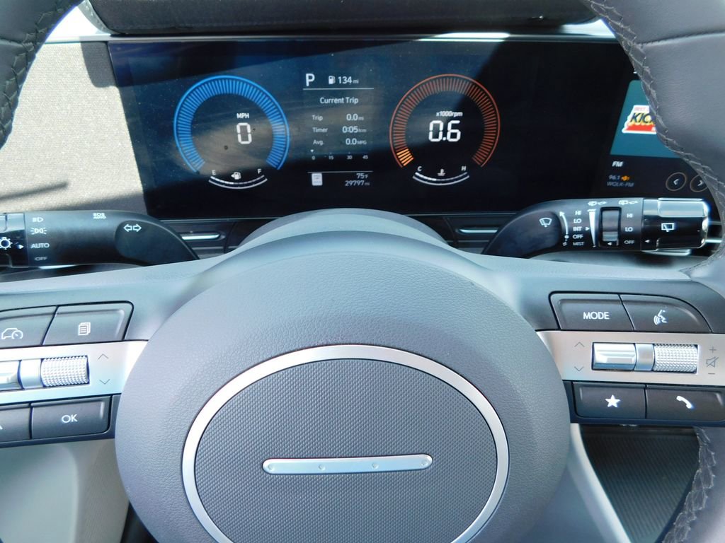 Used 2025 Hyundai Kona SEL FWD image 30