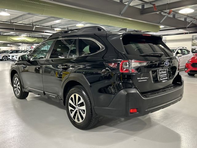 Used 2023 Subaru Outback Premium image 4