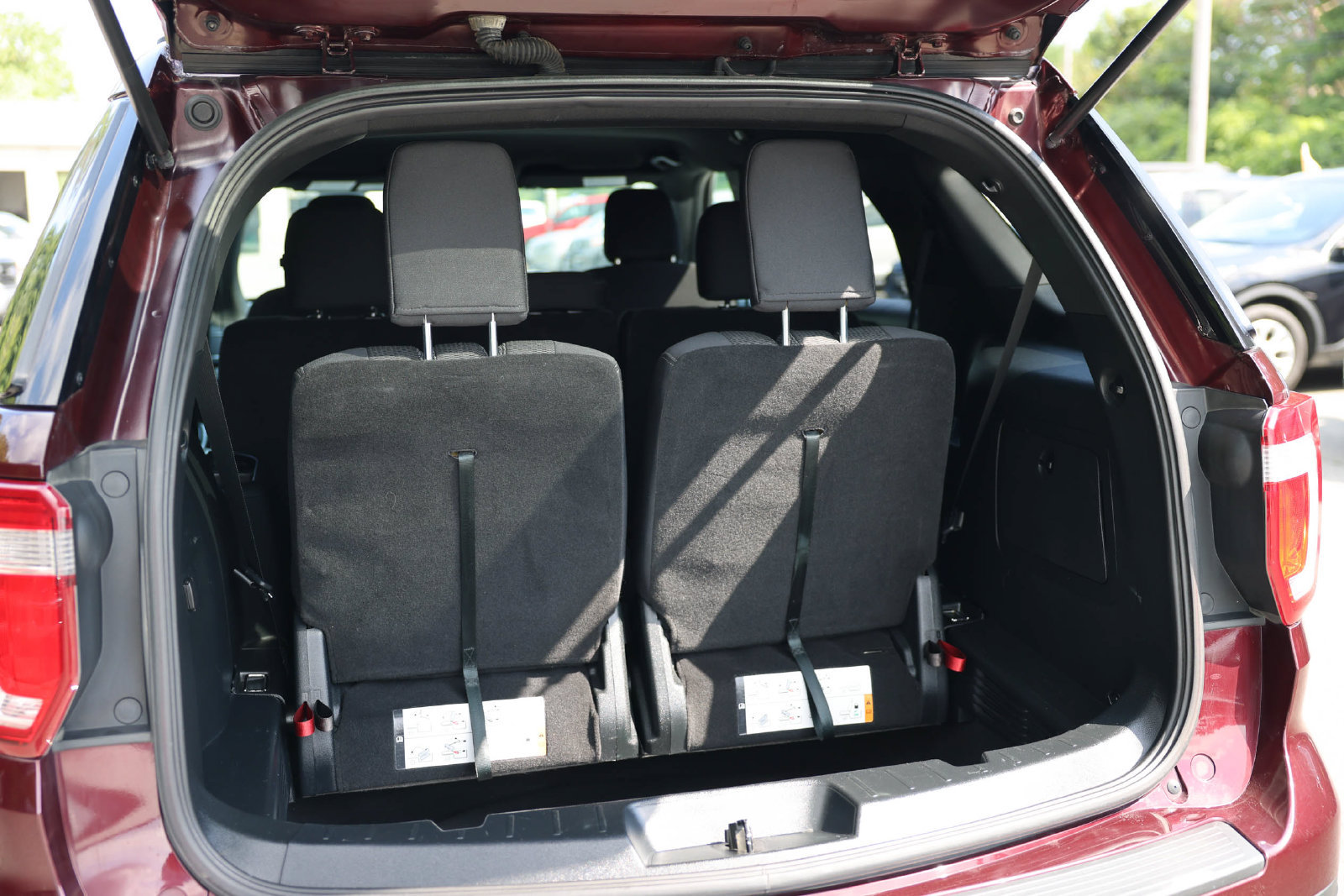 Certified 2018 Ford Explorer XLT AWD/4WD image 15