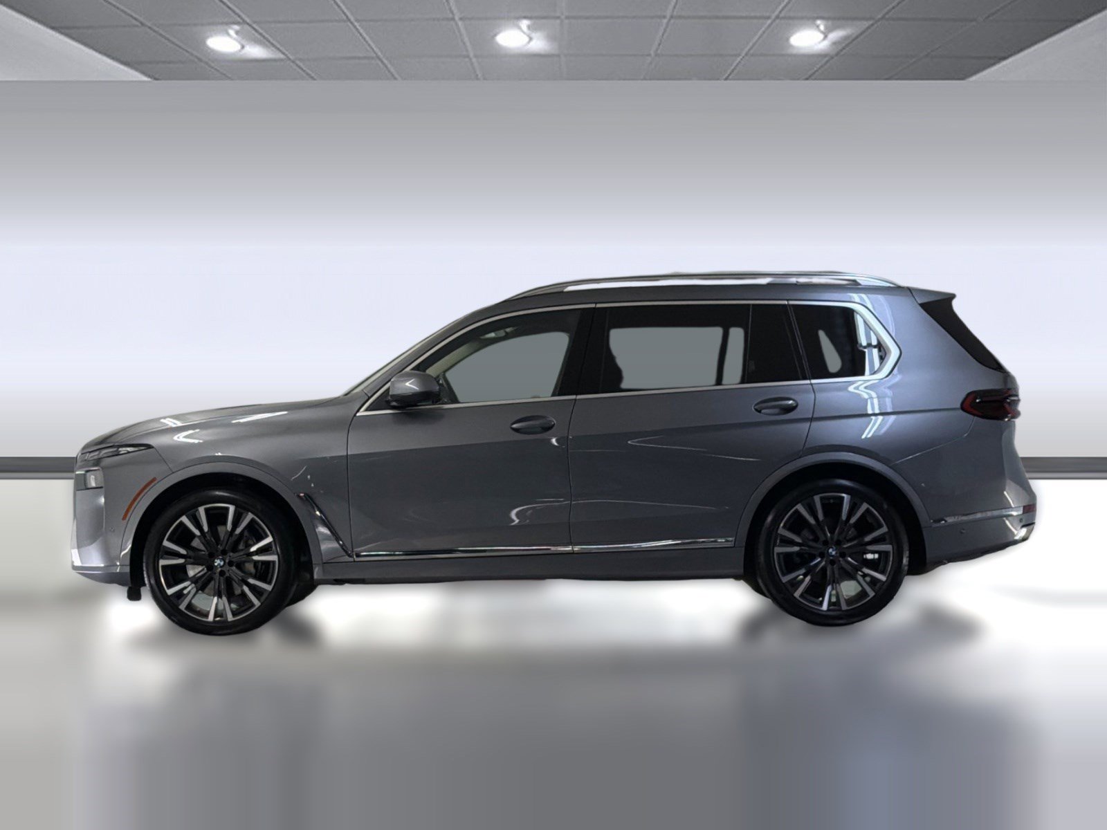 Used 2024 BMW X7 xDrive40i w/ Climate Comfort Package AWD/4WD image 2
