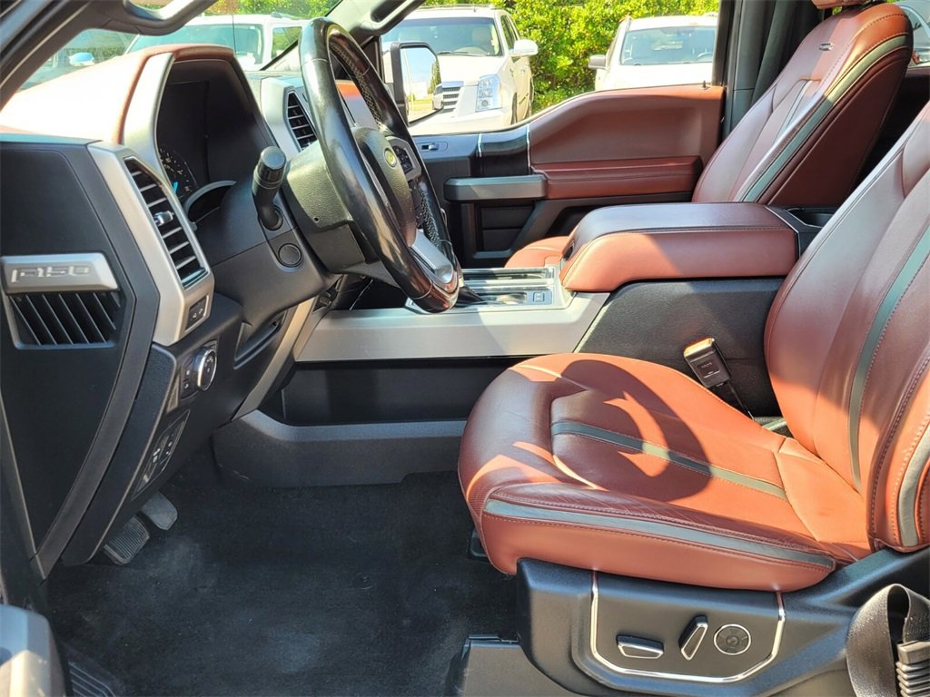 Used 2018 Ford F150 Platinum w/ Equipment Group 701A Luxury image 3