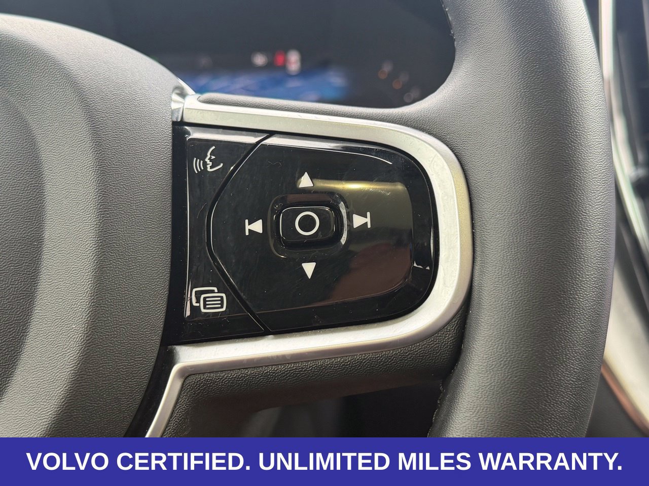 Certified 2025 Volvo XC60 B5 Plus AWD/4WD image 22