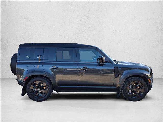 Used 2023 Land Rover Defender 110 X-Dynamic SE AWD/4WD image 4