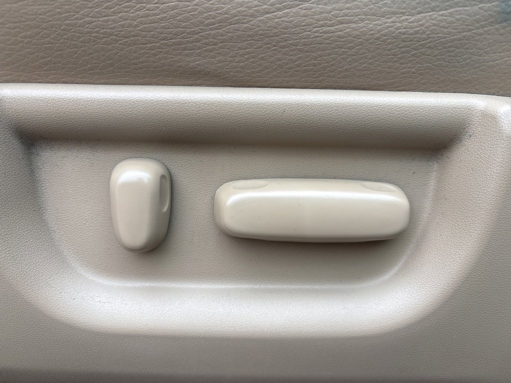 Used 2018 Toyota Sequoia Platinum image 14