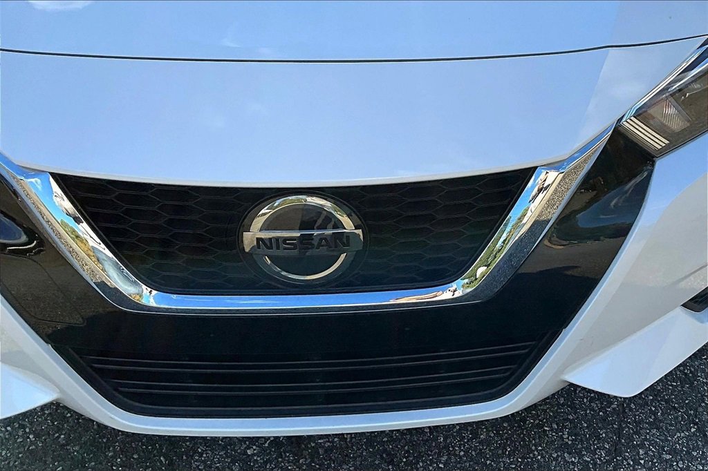 Used 2022 Nissan Versa SV image 27