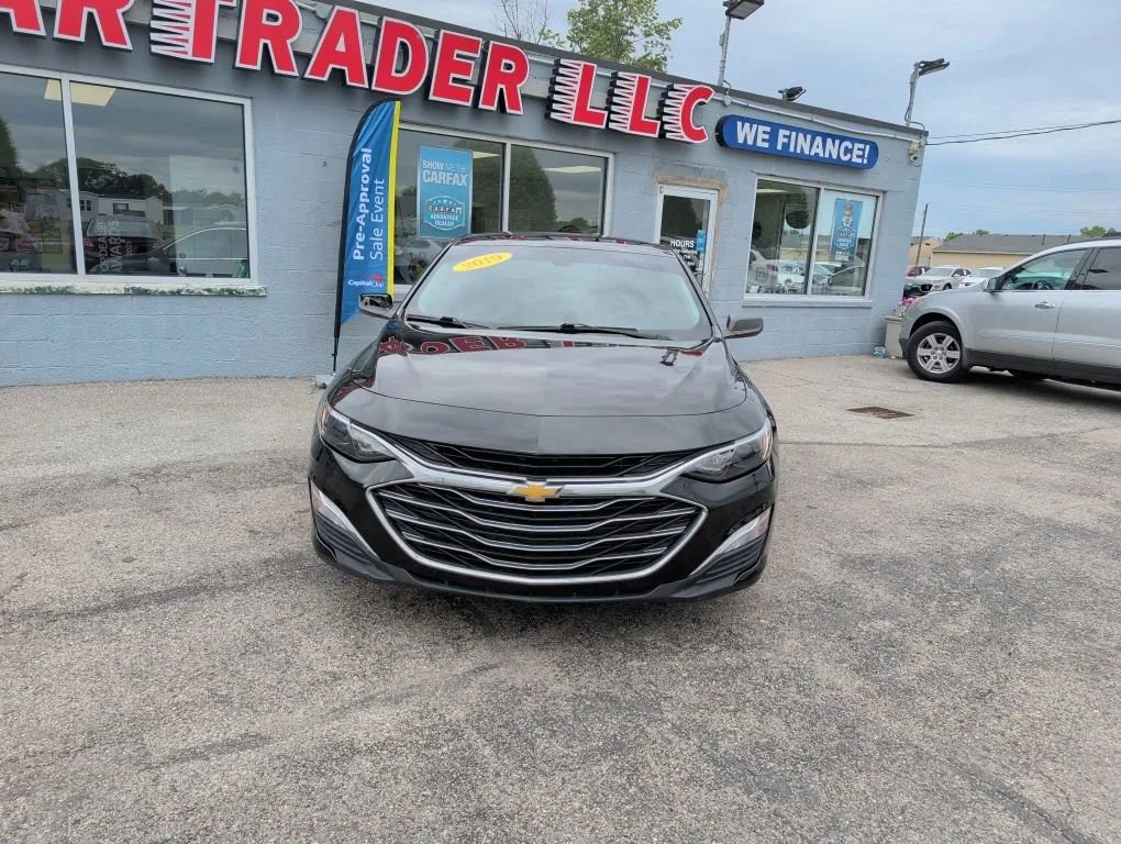 Used 2019 Chevrolet Malibu LS FWD image 2