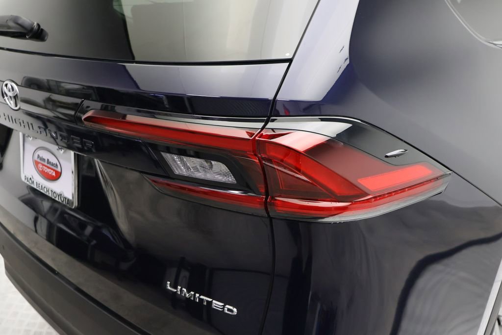 Certified 2025 Toyota Grand Highlander FWD image 9