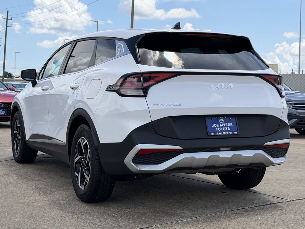 Used 2025 Kia Sportage LX FWD image 7