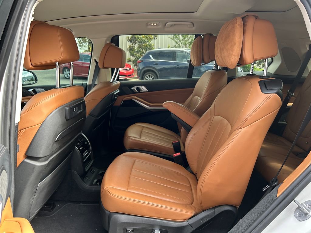Used 2021 BMW X7 xDrive40i w/ Executive Package AWD/4WD image 14