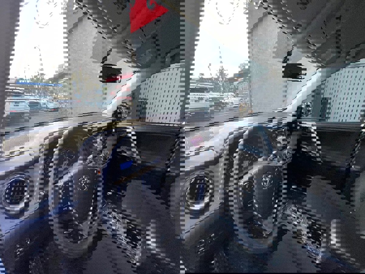 Used 2016 Toyota RAV4 LE image 11