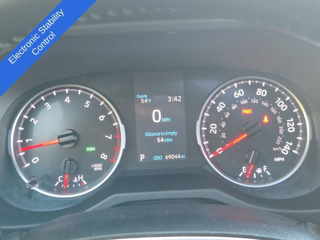 Used 2019 Toyota RAV4 XLE Premium image 31