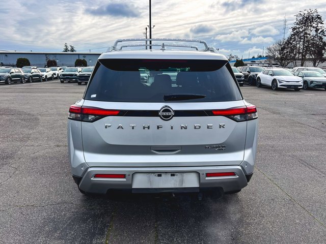 Used 2023 Nissan Pathfinder Platinum w/ Cargo Package image 7