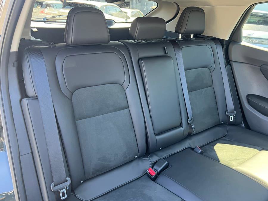 Used 2025 Nissan Ariya FWD image 42