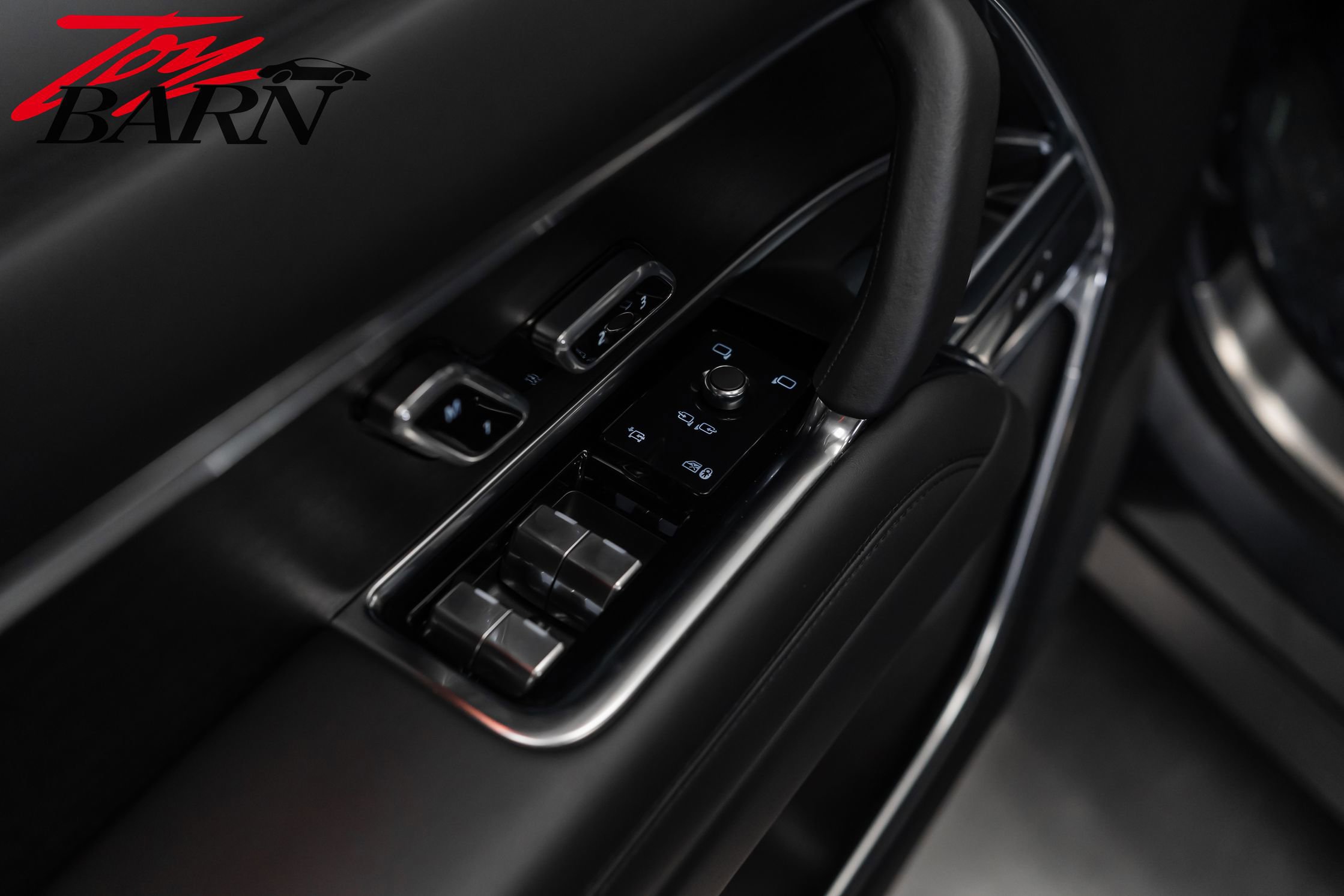 Used 2024 Land Rover Range Rover SE image 20