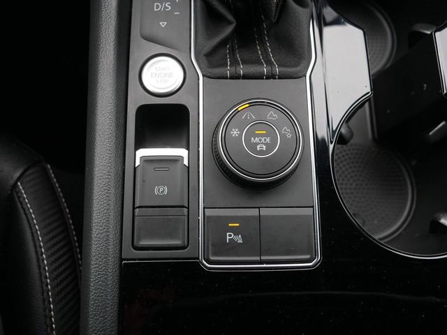 Certified 2023 Volkswagen Atlas Cross Sport SE image 32