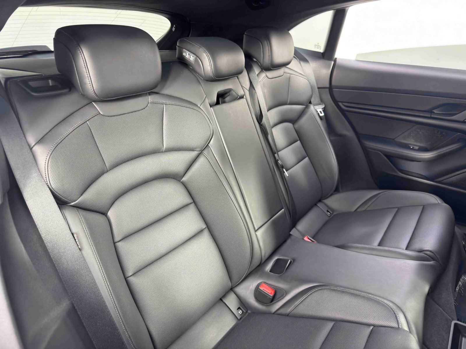 Used 2024 Porsche Taycan 4 Cross Turismo w/ Premium Package AWD/4WD image 41