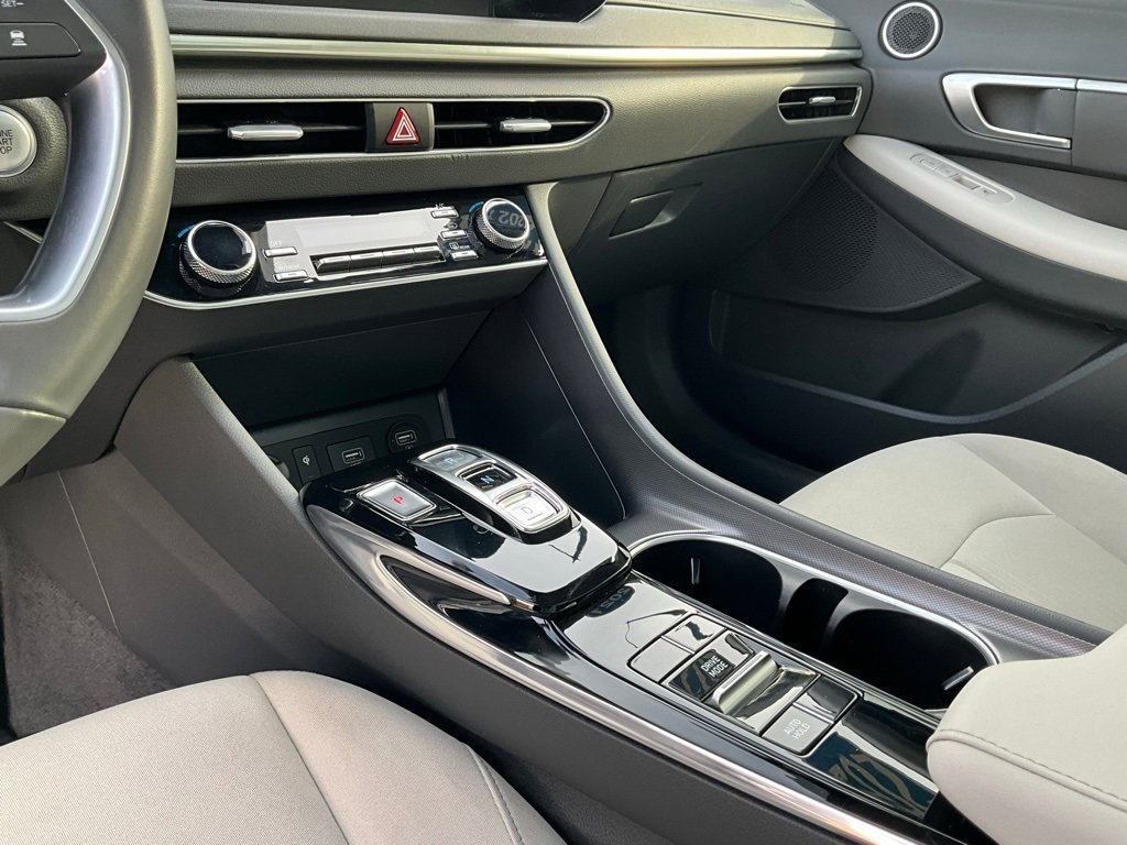 Used 2021 Hyundai Sonata SEL w/ Convenience Package image 18