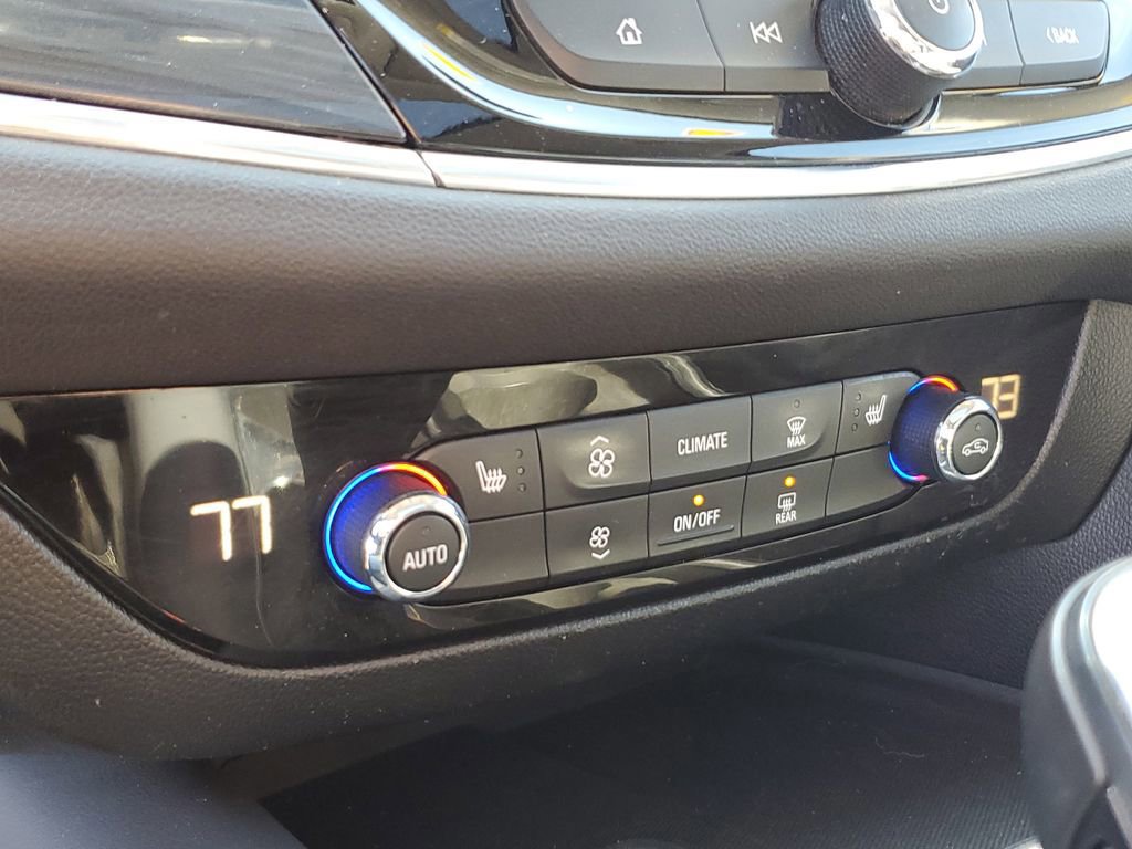 Used 2021 Buick Enclave Essence w/ Sport Touring Edition image 27