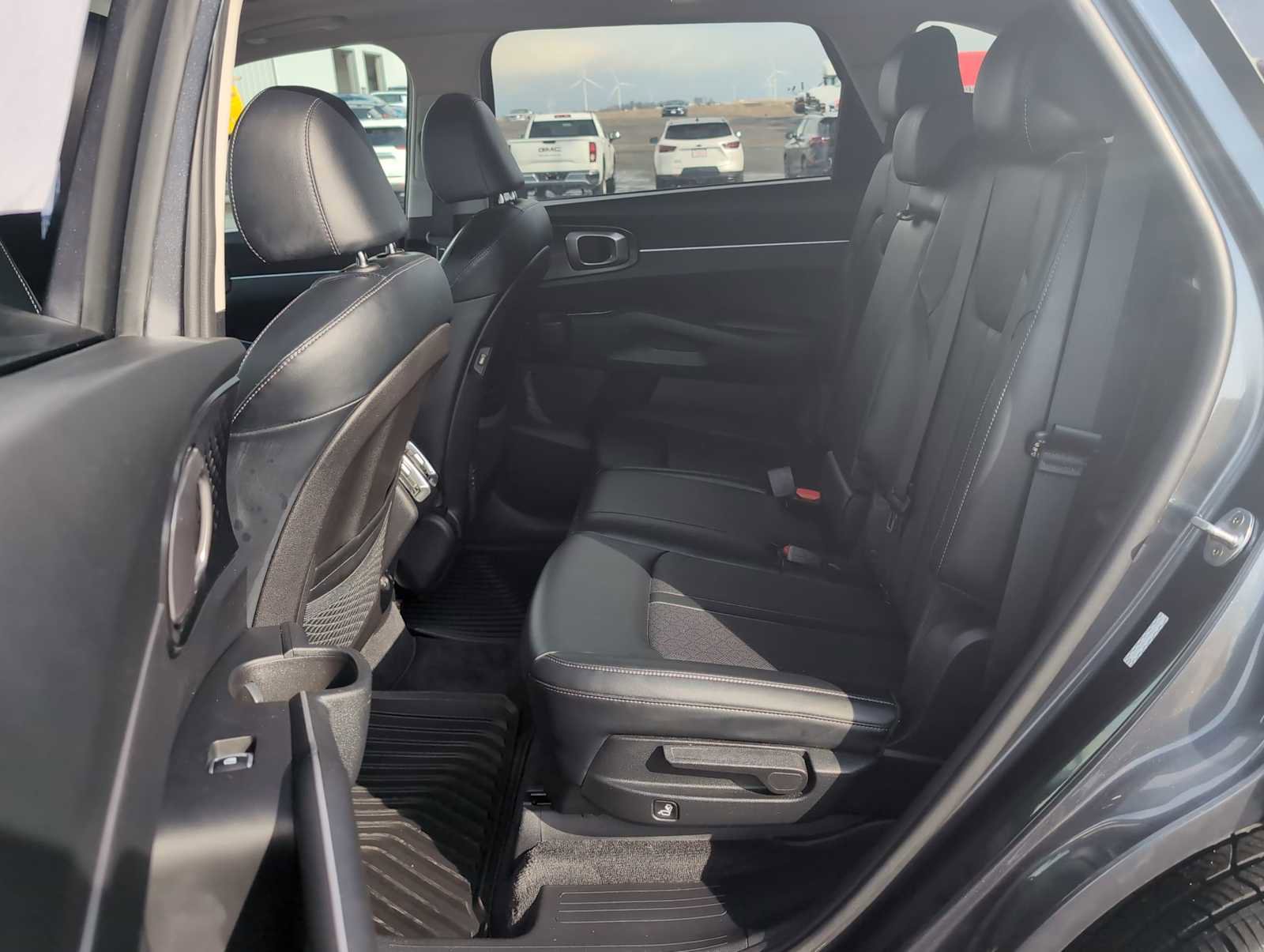 Used 2021 Kia Sorento S w/ Panoramic Sunroof Package image 24