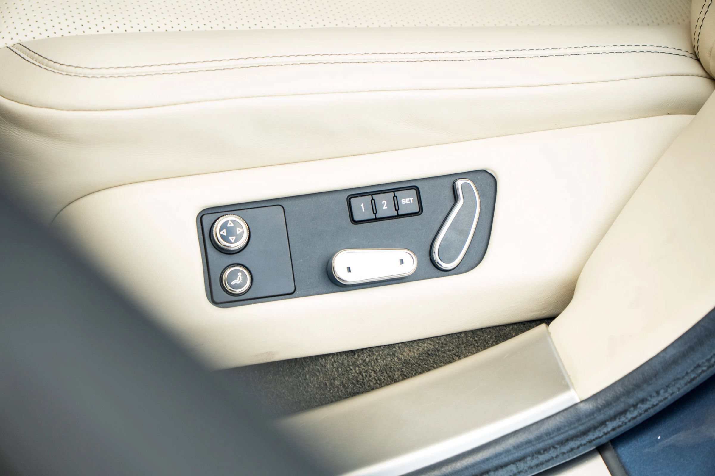 Used 2015 Bentley Flying Spur V8 AWD/4WD image 30