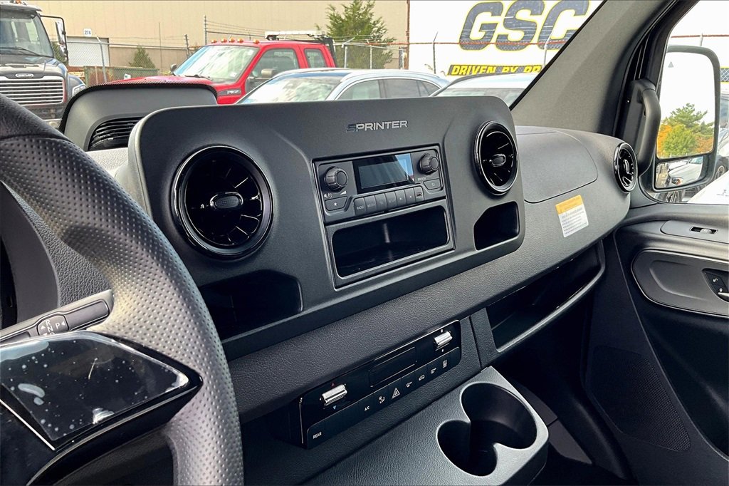 New 2025 Mercedes-Benz Sprinter 4500 image 6