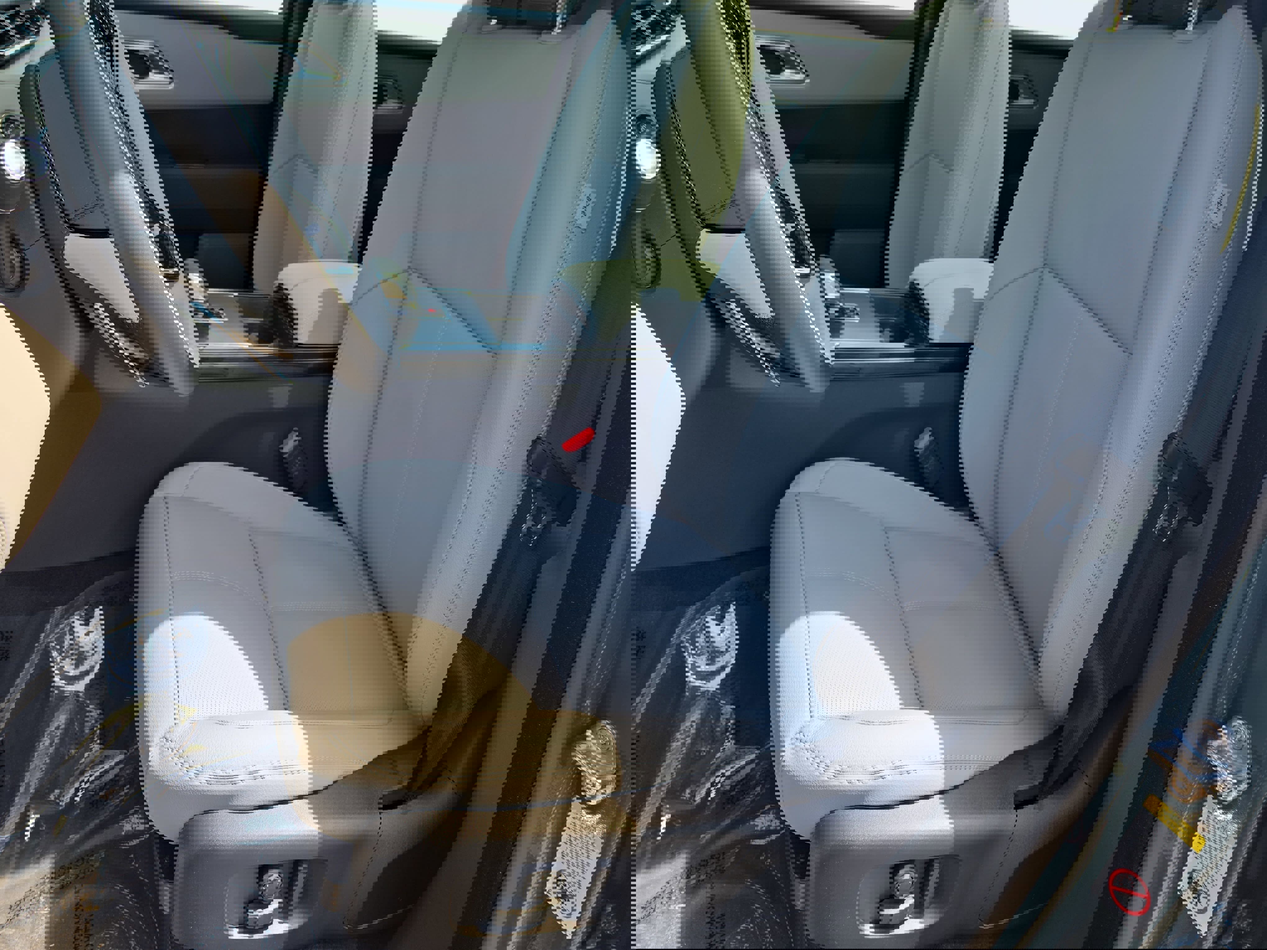 New 2026 Land Rover Range Rover Velar Dynamic SE AWD/4WD image 15