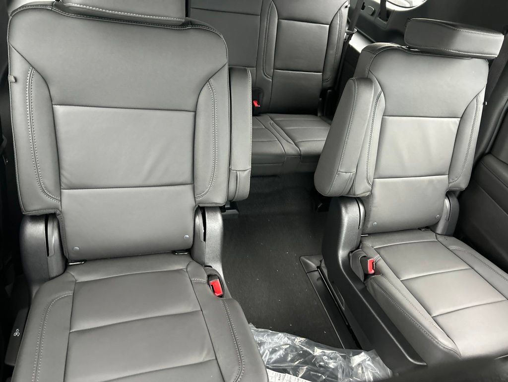 New 2026 Chevrolet Suburban LT w/ Comfort Package AWD/4WD image 23