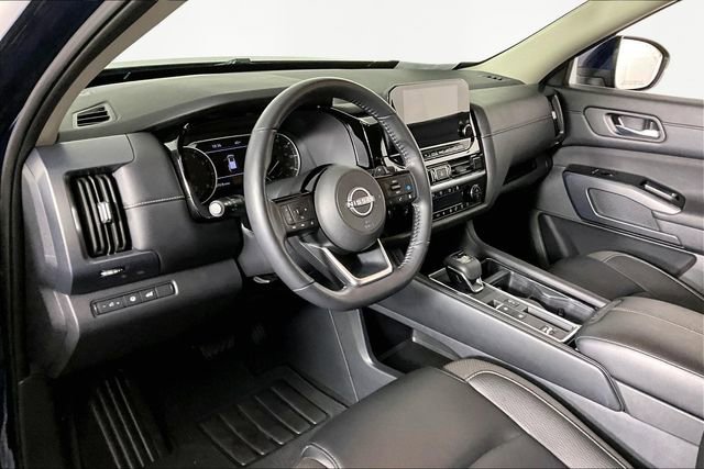 Used 2025 Nissan Pathfinder SL image 15