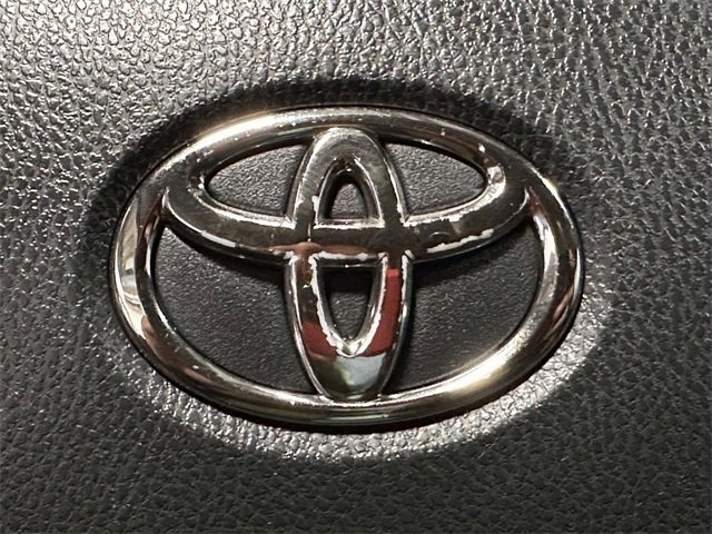 Used 2022 Toyota Camry SE image 26