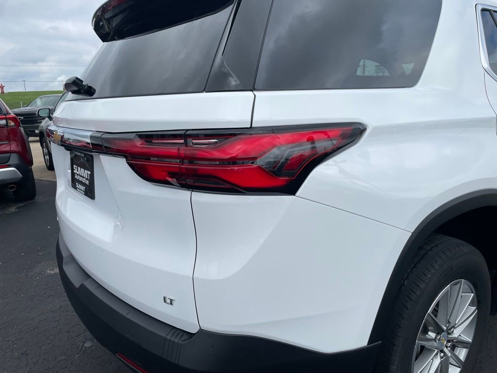 Used 2023 Chevrolet Traverse LT image 35