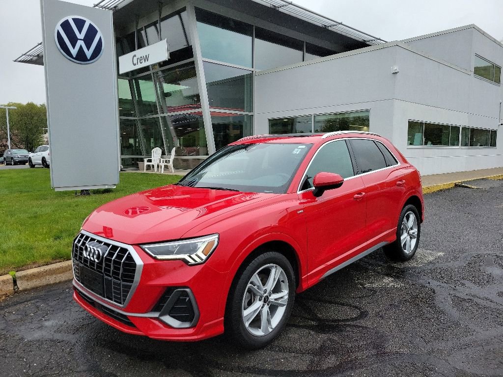 Used 2023 Audi Q3 2.0T Premium w/ 19" Wheel Package AWD/4WD image 1