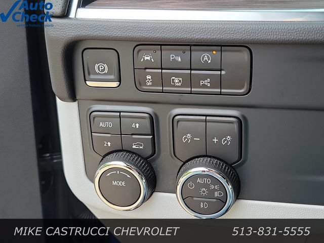 Used 2025 Chevrolet Suburban Premier AWD/4WD image 23