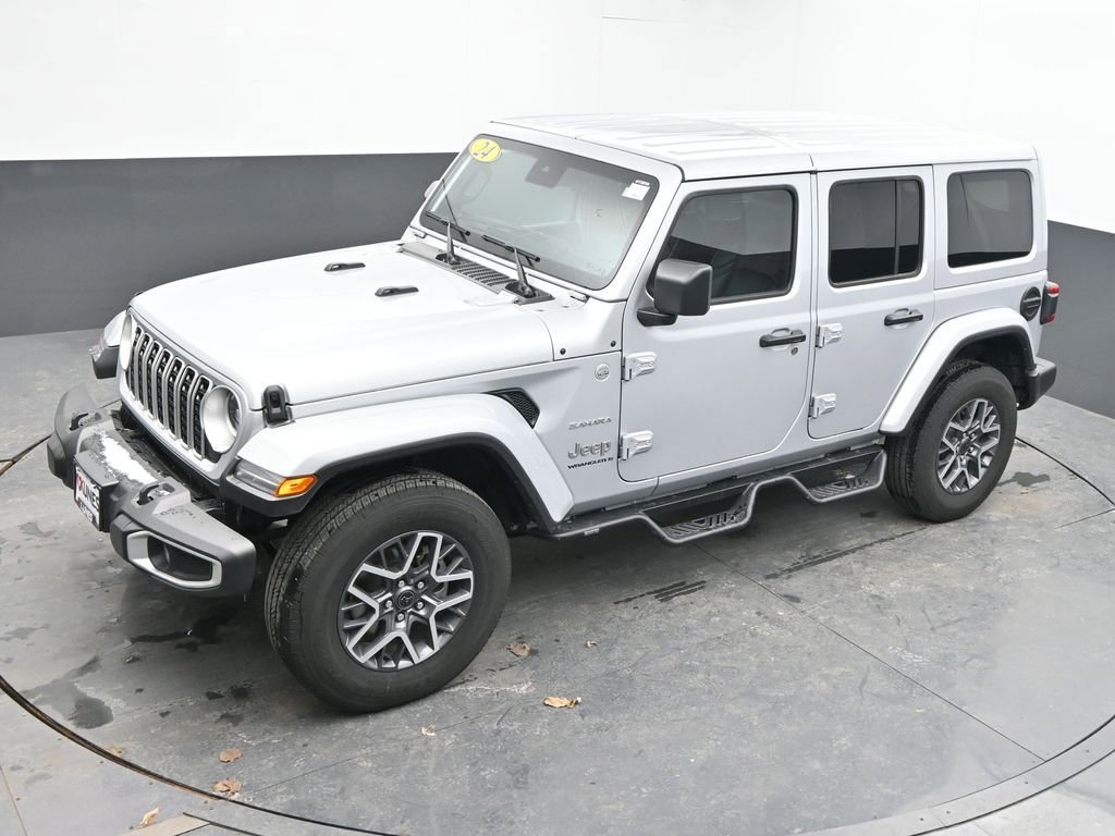 Used 2024 Jeep Wrangler Sahara image 29