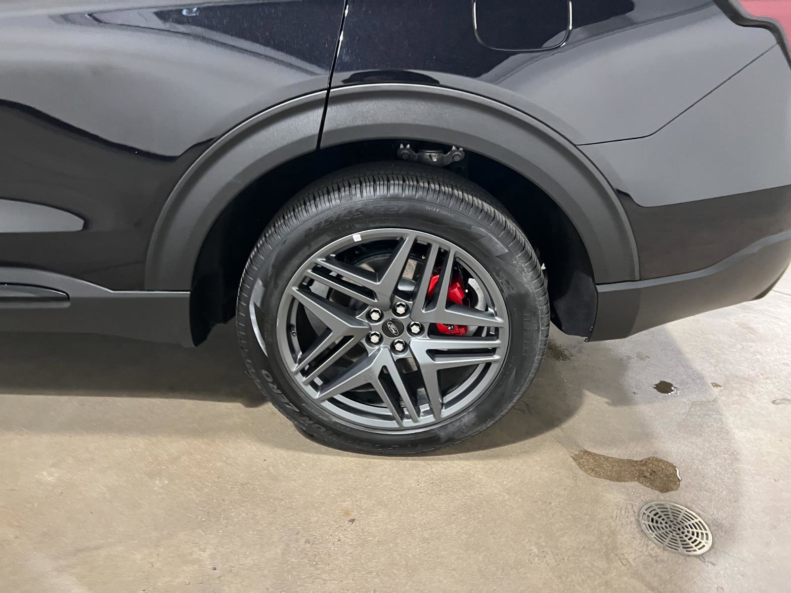 Used 2025 Ford Explorer ST-Line w/ ST-Line Street Pack AWD/4WD image 43