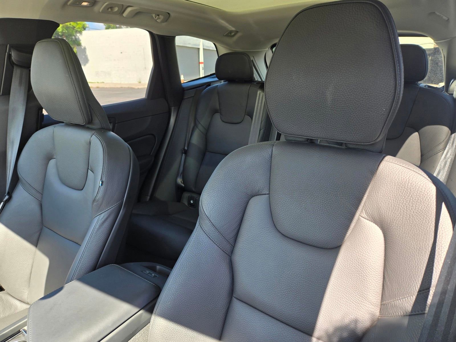 Certified 2025 Volvo XC60 B5 Plus AWD/4WD image 12