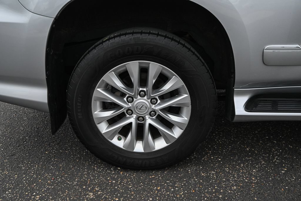 Used 2017 Lexus GX 460 Premium w/ Premium Package AWD/4WD image 13