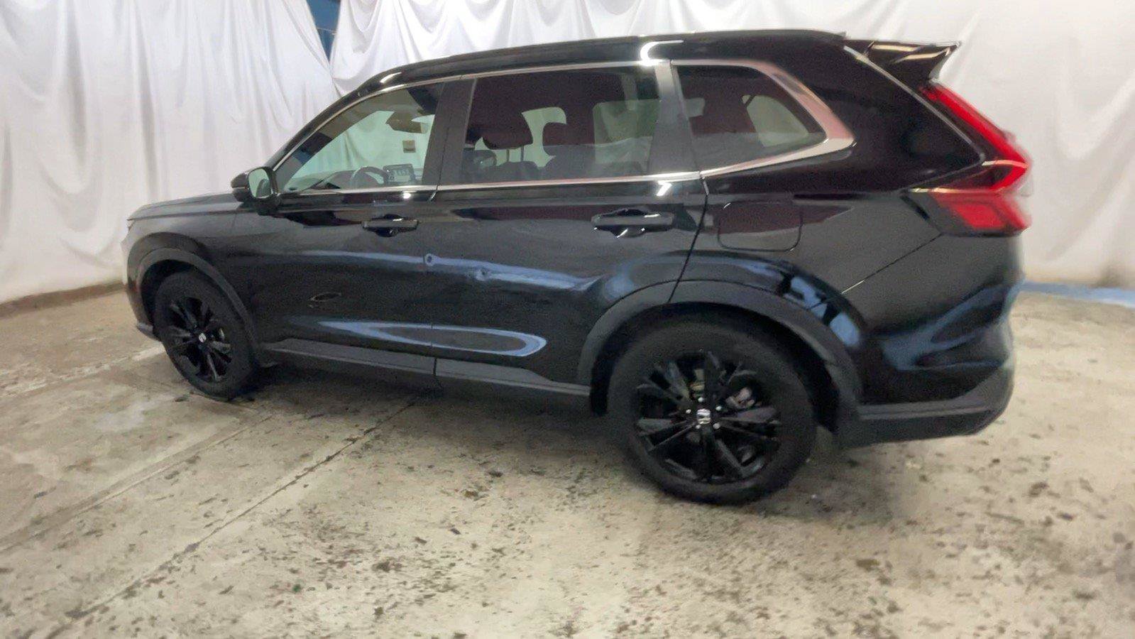 Used 2024 Honda CR-V Sport Touring image 11