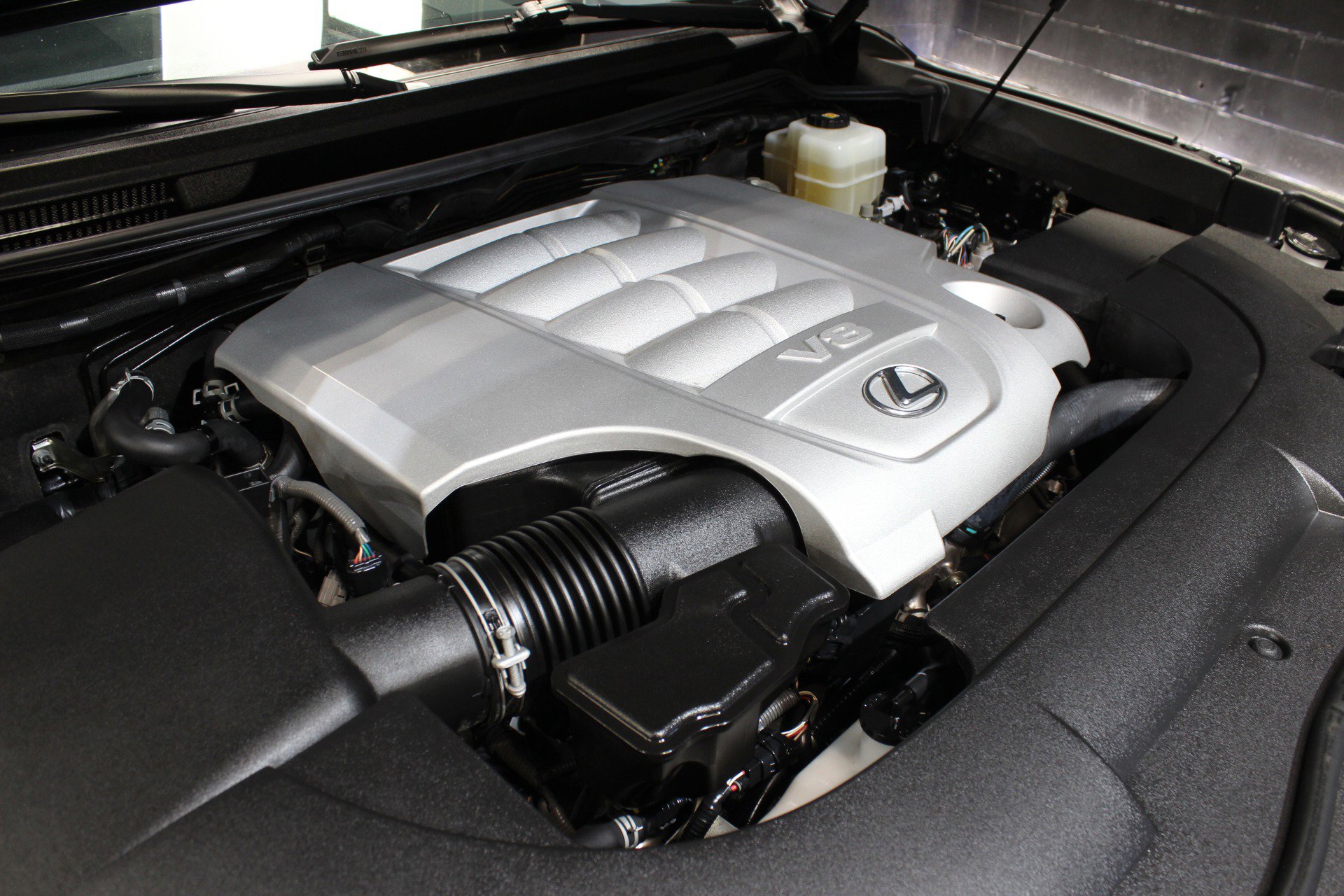 Used 2019 Lexus LX 570 Three-Row Inspiration Series w w/ Inspiration Series image 19