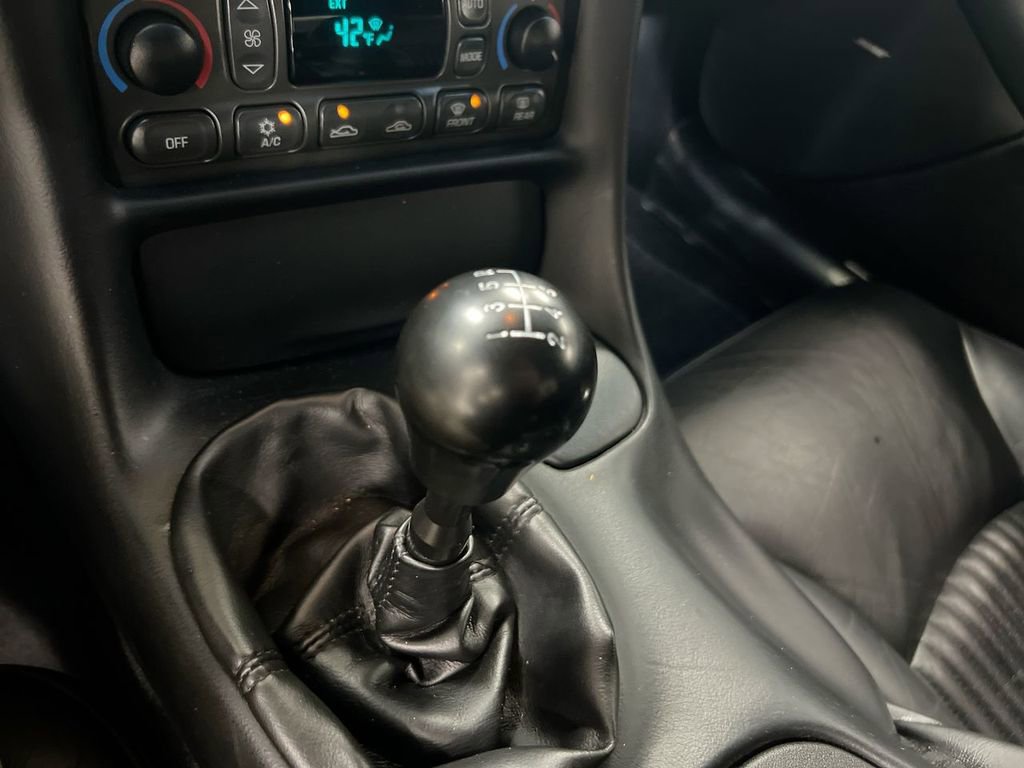 Used 2004 Chevrolet Corvette Z06 w/ Z06 Preferred Equipment Group image 16