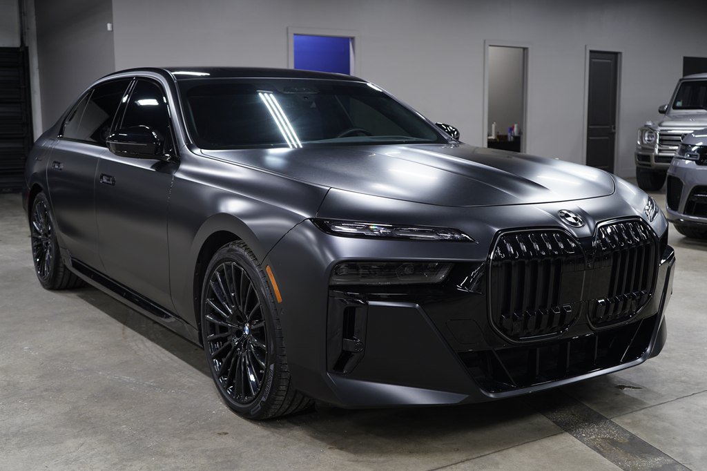 Used 2025 BMW 760i xDrive w/ Executive Package AWD/4WD image 7