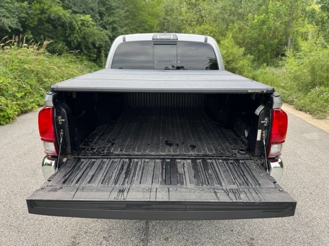 Used 2019 Toyota Tacoma TRD Off-Road AWD/4WD image 14