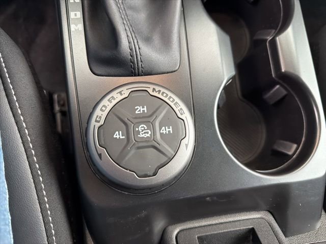 Used 2025 Ford Bronco Outer Banks image 9