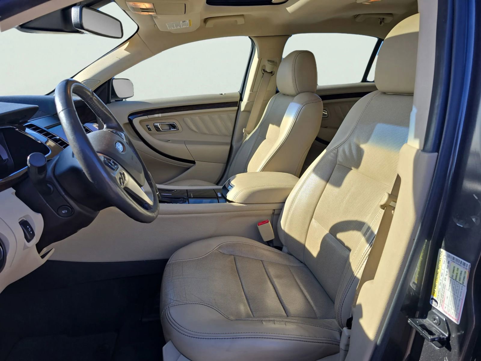 Used 2019 Ford Taurus Limited image 14