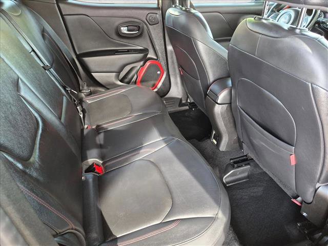 Used 2016 Jeep Renegade Trailhawk w/ Premium Trailhawk Package AWD/4WD image 20