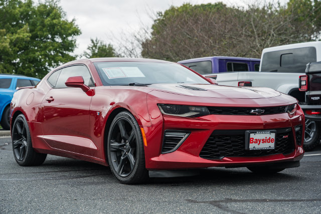 Used 2018 Chevrolet Camaro SS RWD image 2