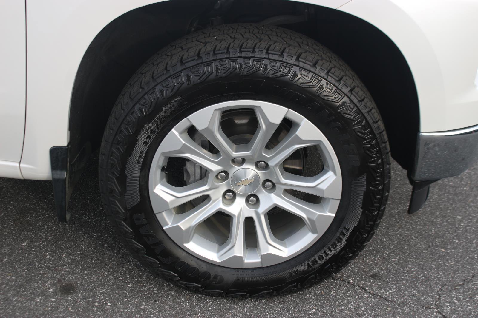 Used 2023 Chevrolet Silverado 1500 LTZ w/ LTZ Premium Package image 43