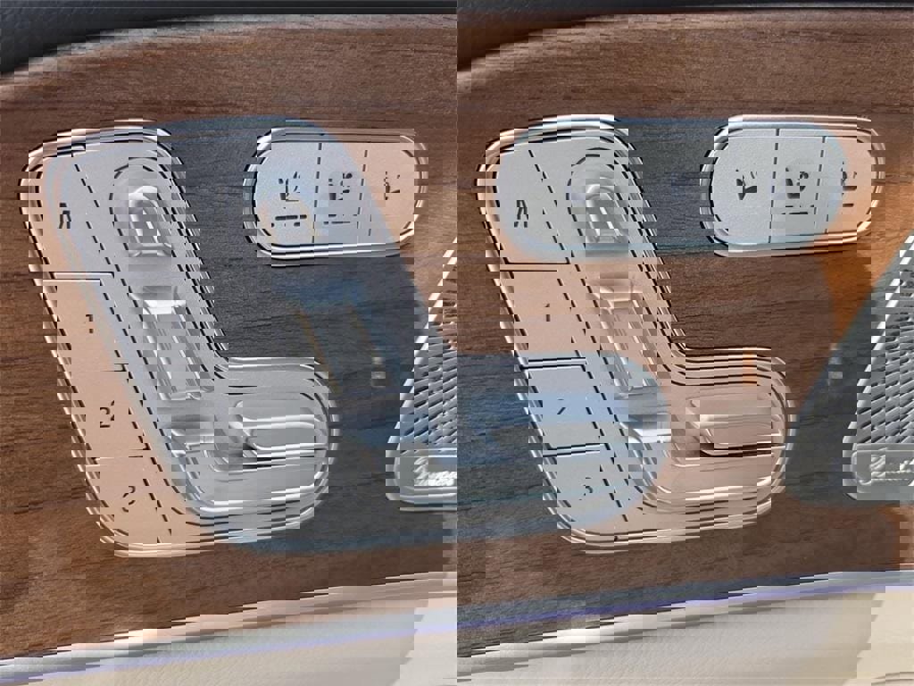 Used 2024 Mercedes-Benz GLE 450 4MATIC image 17