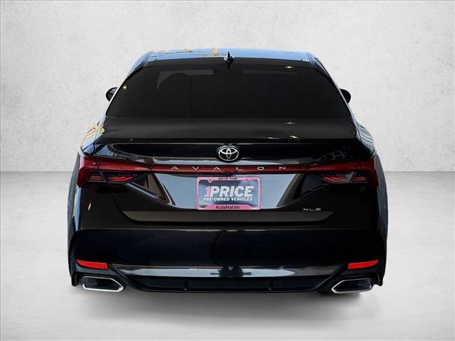 Used 2019 Toyota Avalon XLE w/ Moonroof Package FWD image 8